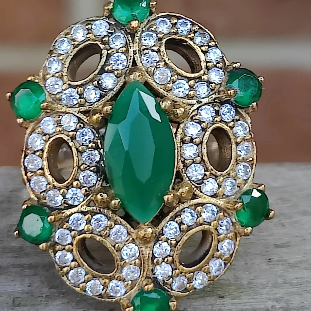 Vintage Sterling Silver Green Emerald And White Topaz Ring